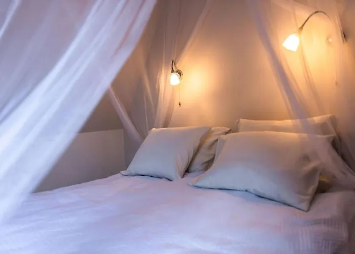 Lejlighed Floor With Two Balconies In The Old Town *