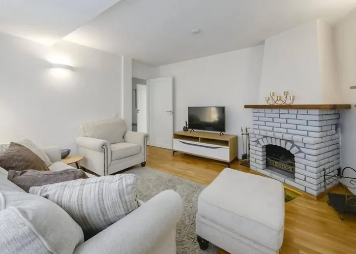 Floor With Two Balconies In The Old Town Lejlighed