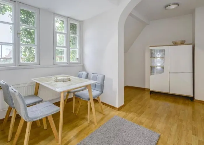 Daire Floor With Two Balconies In The Old Town *