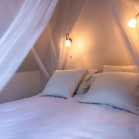 شقة Floor With Two Balconies In The Old Town *